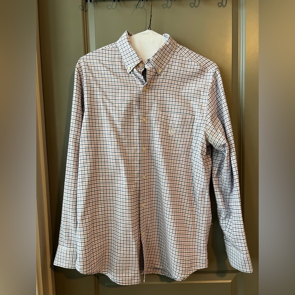 Chaps brand, 100% cotton, classic fit men’s button down shirt